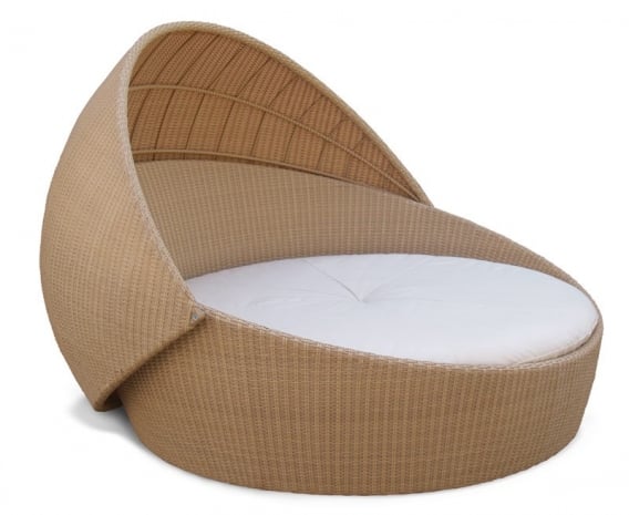 Round deals outdoor chaise